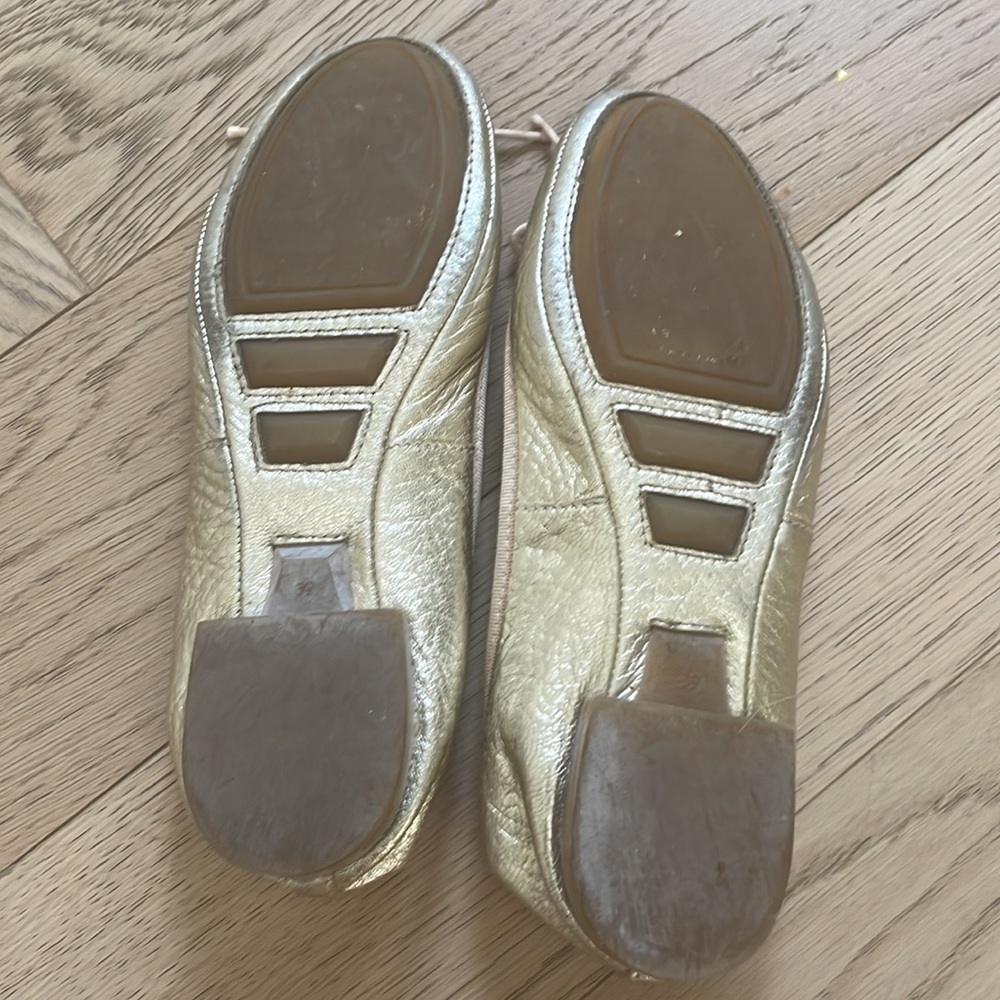 Zara woman’s gold ballet shoe - Picture 4 of 5